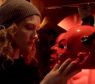 Grace (Skyler Samuels) tenta investigar o assassino em &quot;Scream Queens&quot;