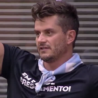 Em "A Fazenda", Marcos compara Flavia com Emilly, do "BBB17": "Interesseira"