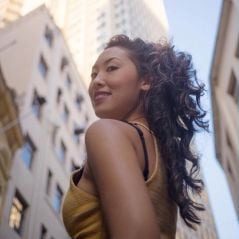 A ex-"Malhação" Ana Hikari mostrou seu cabelo natural no Instagram e a galera amou