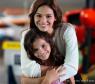 Bruna Marquezine apoia sua irmã Luana Marquezine na estreia dela nas telinhas com "Em Família"