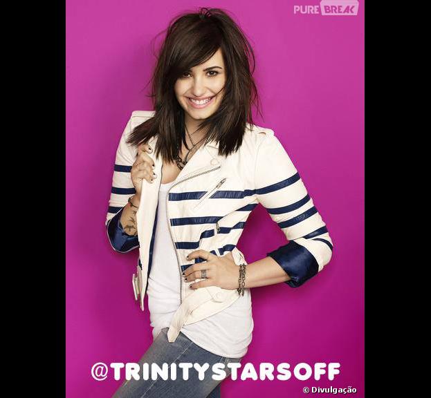 Sem os fios azuis, Demi Lovato posou para a revista "Trinity Stars"