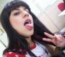 Vanessa, do "BBB14", desfilava com os fios morenos e não poupava em mostrar o piercing na língua