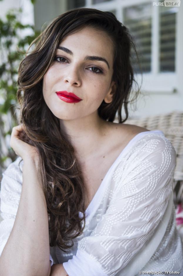 Marina (Tainá Müller) é o interesse romântico de Clara (Giovanna Antonelli) na novela "Em Família"