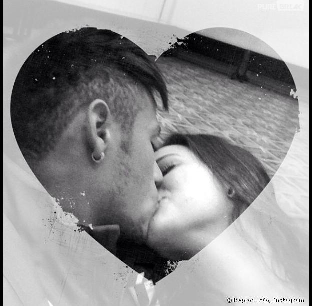 No Instagram, Bruna Marquezine não escondeu a vontade de estar do lado de Neymar, no dia do aniversário do craque: "Queria muito estar com você te enchendo de beijo"