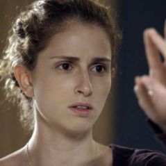 Novela "A Força Do Querer" : Ivana (Carol Duarte) vê barba crescendo após uso de hormônios!