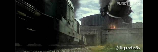 Cena do trem em "Os mercenários 3"