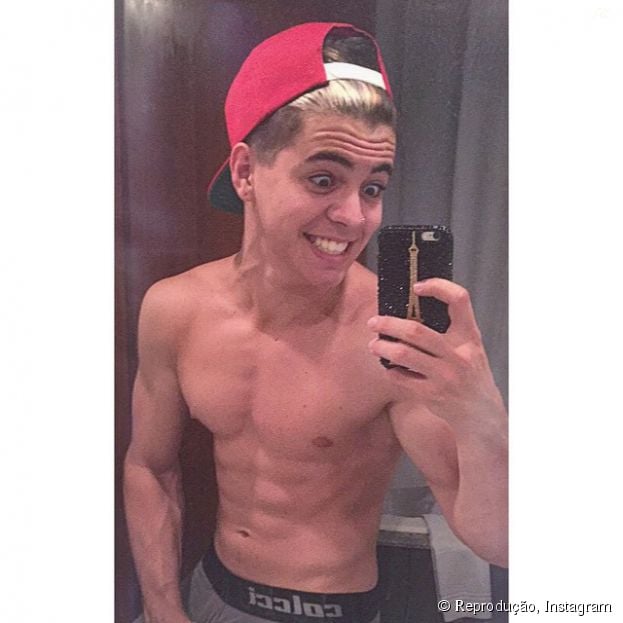 63040-mc-biel-e-o-rei-das-selfies-diapo-