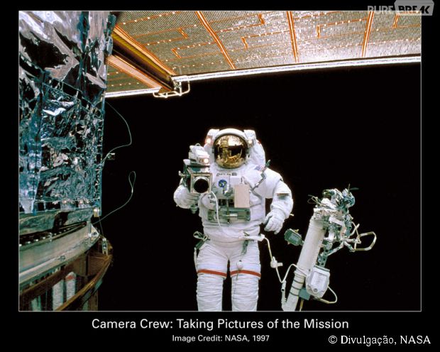 Um Astronauta visitando o "Hotel Hubble", em 1997