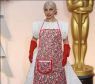 <p>Alguns internautas disseram que a Lady Gaga estava assando um bolo no forno antes de chegar ao Oscar 2015</p>