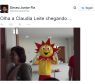 <p>Fantasia de Claudia Leitte lembra muito o mascote da loja de brinquedos RiHappy</p>