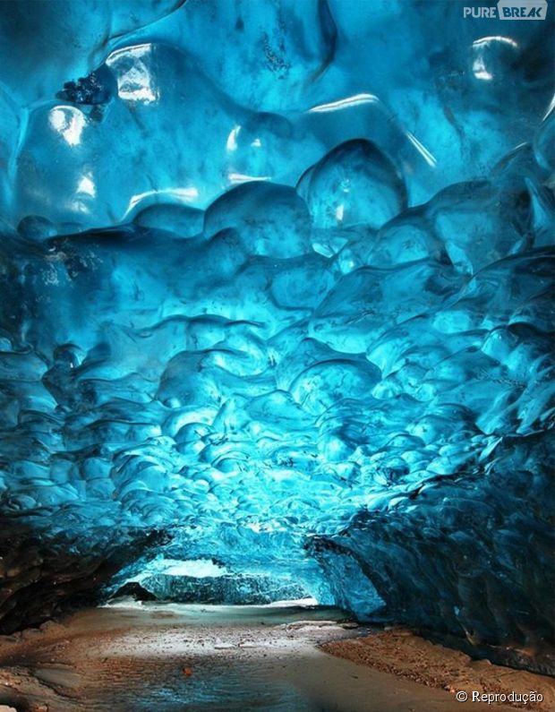 Caverna de gelo que parece Photoshop!