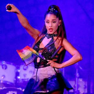 Ariana Grande divulga a capa do "Sweetener", seu novo CD. Confira!