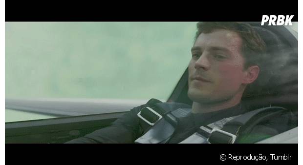 Christian Grey (Jamie Dornan), de "Cinquenta Tons de Cinza", sabe se divertir