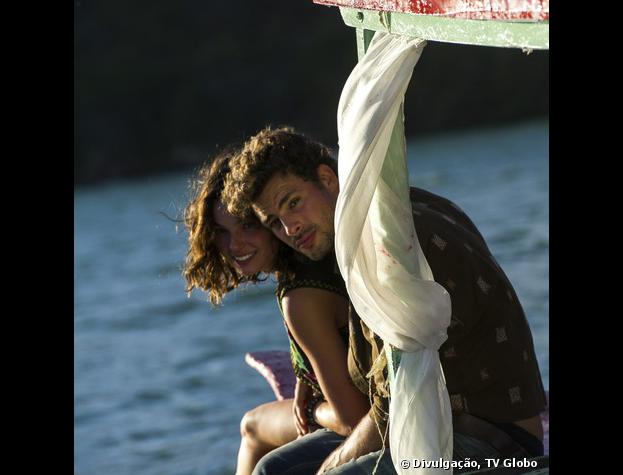 Antônia (Ísis Valverde) e Leandro (Cauã Reymond) se apaixonam de forma inesperada em "Amores Roubados"