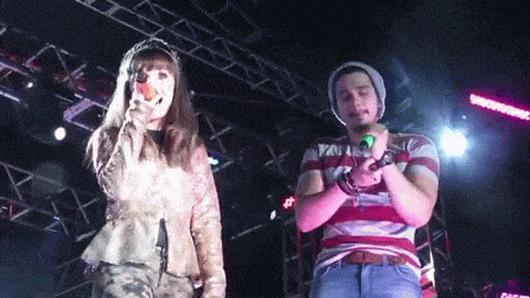 Larissa Manoela, de "Cúmplices de Um Resgate", e Luan Santana cantando juntos