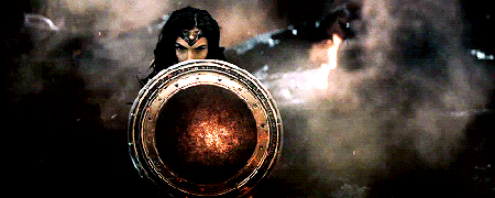 http://static1.purebreak.com.br/articles/5/24/10/5/@/121701-veja-os-signos-dos-super-herois-620x0-1.gif