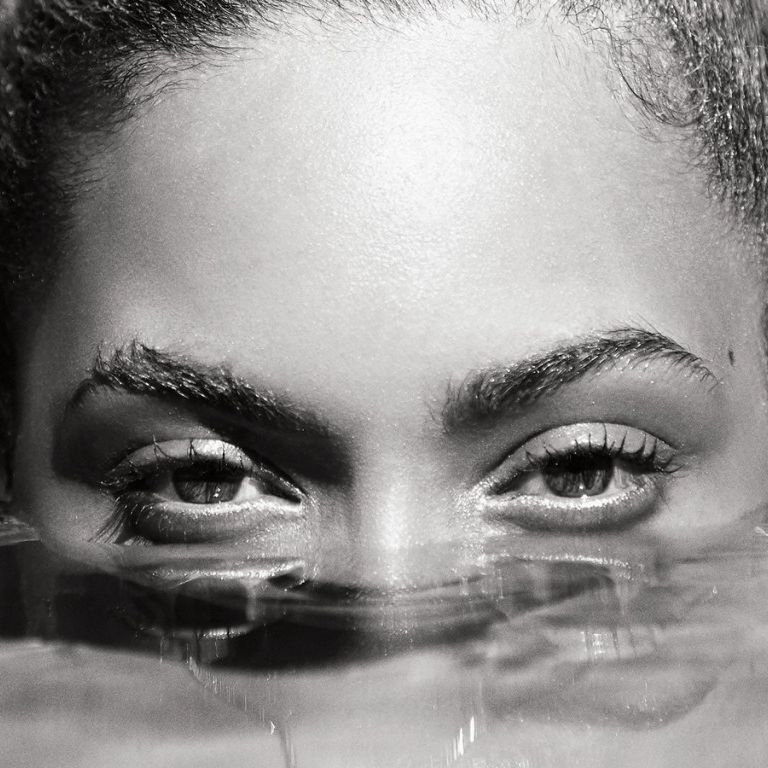 Beyoncé mostra olhar fatal para a Flaunt