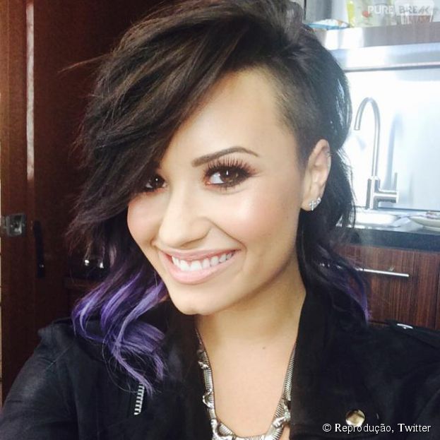 Demi Lovato corta o cabelo e muda mais uma vez o visual! Confira as fotos!