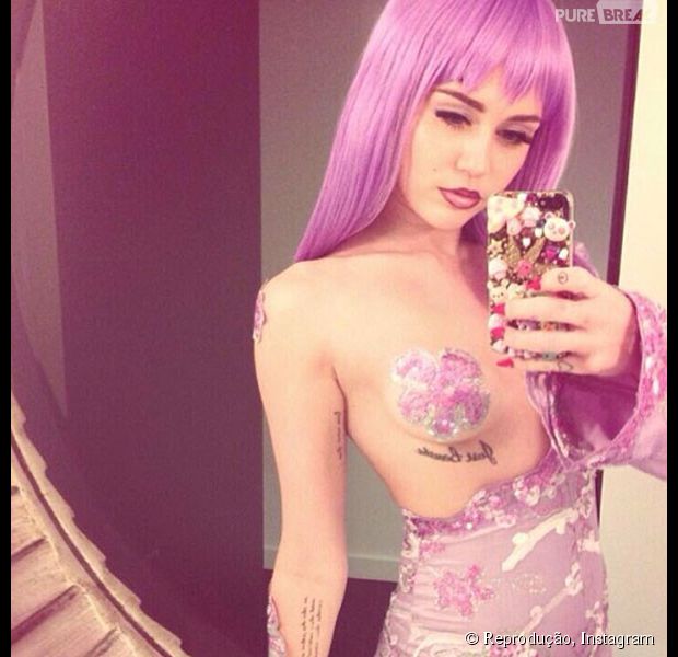 Miley Cyrus e Ariana Grande juntas? Cantoras se unem em foto publicada no Instagram!