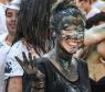 Alice Wegmann foi até pintada no trote da faculdade!