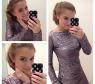 Alice Wegmann mostra todo o seu estilo diva com um vestido cheio de brilho em uma selfie no espelho!