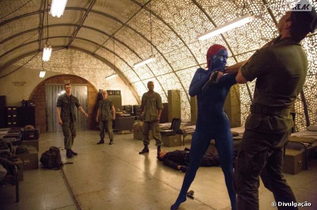 Jennifer Lawrence interpreta a mutante azul Mística, no filme "X-Men: Dias de um Futuro Esquecido"