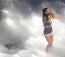 <p>Em um dos shows de Ariana Grande, l&aacute; no Canad&aacute;, ela levou um tombo esquisito</p>