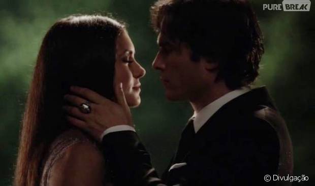 Em "The Vampire Diaries": Elena (Nina Dobrev) se despede de Damon (Ian Somerhalder) antes de adormecer!