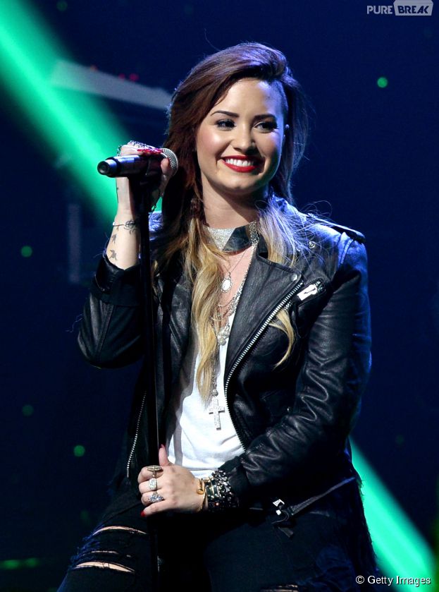 <p>A cantora Demi Lovato explica que vem ao Brasil no s&aacute;bado, 20.</p>