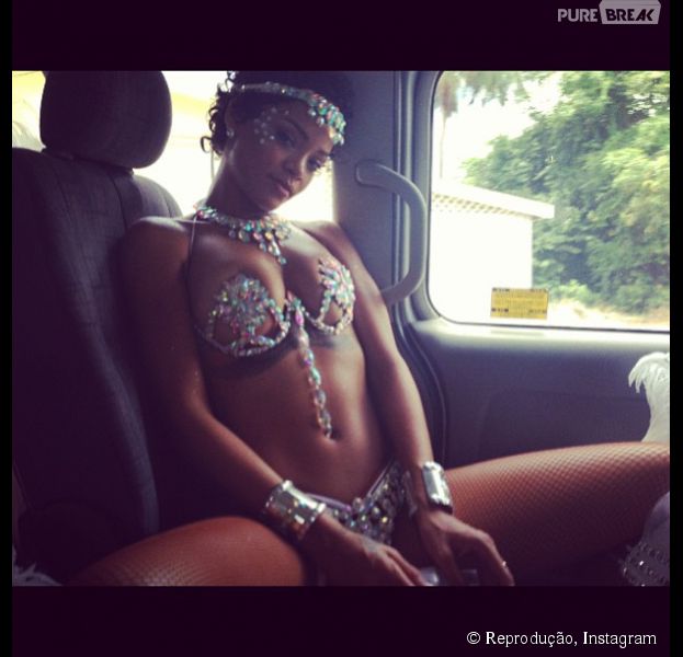 <p>Sempre atraente, Rihanna adora ousar nas fotos</p>