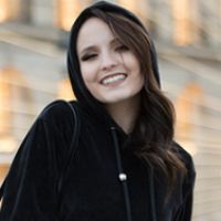 Larissa Manoela é zoada por Whindersson Nunes após foto inusitada no Instagram