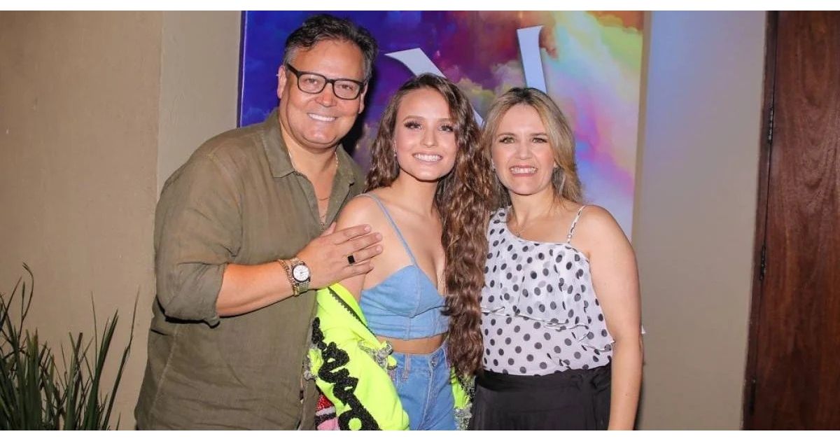 Larissa Manoela Descobriu Que Maior Parte Da Sua Fortuna Ficava Os