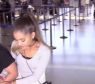 <p>Ariana Grande conversa com paparazzi e fala sobre t&eacute;rmino com Big Sean</p>