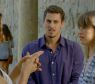 <p>Na novela "Em Família", Murilo (Sacha Bali) já ficou em uma saia justa com Branca (Angela Vieira), a mãe de Giselle (Agatha Moreira)</p>