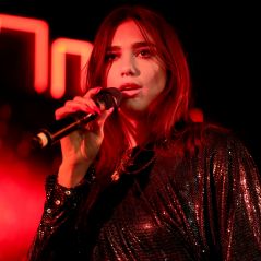 Dua Lipa, Zara Larsson, Charli XCX, MØ e Alma cantam "IDGAF" em apresentação