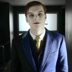 Cameron Monagham, o Coringa, afirma que Batman vai mesmo aparecer no final de "Gotham"