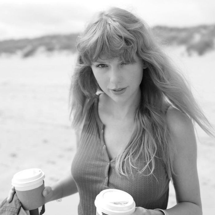  Taylor Swift reúne recentes lançamentos em primeiro TikTok 