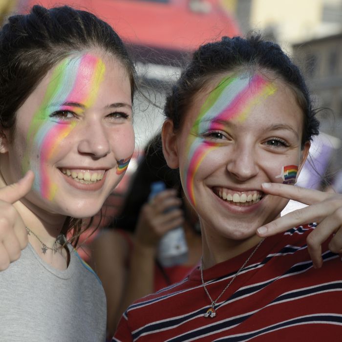  Com as medidas restritivas e o distanciamento social, ficou mais difícil de interagir pessoalmente e, por isso, muitos recorreram aos aplicativos de relacionamento 