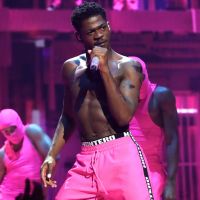 Hipersexualização na TV? Entenda a acusação contra Lil Nas X, Normani e Madonna