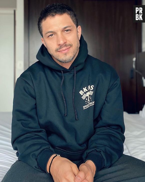 Giovanna (Agatha Moreira) irá até contratar o personagem vivido por Rômulo Estrela para investigar Angel (Agatha Moreira) sobre a morte do seu pai Alex (Rodrigo Lombardi) em "Verdades Secretas 2"