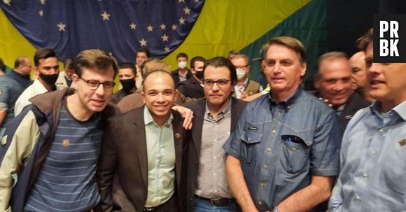 Empresário bolsonarista Otávio Fakhoury insinuou que o senador Fabiano Contarato estivesse atraído por algum colega por ser homossexual, por conta de um erro de digitação feito pelo Senador em um tweet