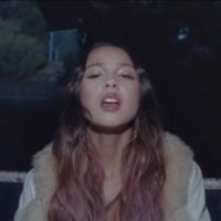 Olivia Rodrigo lança clipe de "traitor" de surpresa, cheio de referências misteriosas