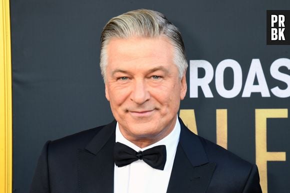 Alec Baldwin atirou uma arma cenográfica e atingiu a diretora de fotografia, Halyna Hutchins que não resistiu e morreu