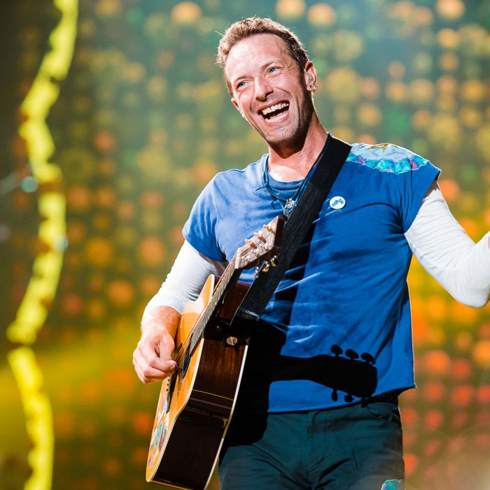  Coldplay decidiu se aliar ao BTS depois que o grupo de k-pop cantou um cover seu, mais precisamente a música &quot;  Fix You  &quot; em especial da MTV 