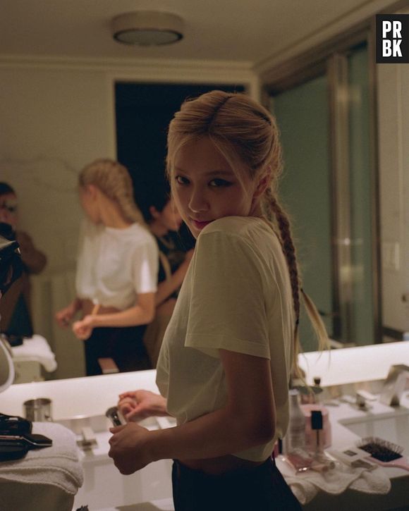 "Rosé ficou comigo até de manhã, passou a noite toda na gravação comigo", diz Lisa, do BLACKPINK