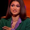 De camisa roxa e terno verde, Zendaya pode ter aludido ao vilão Duende Verde (Willem Dafoe) no programa The Graham Norton Show, promovendo "Homem-Aranha: Sem Volta Para Casa"