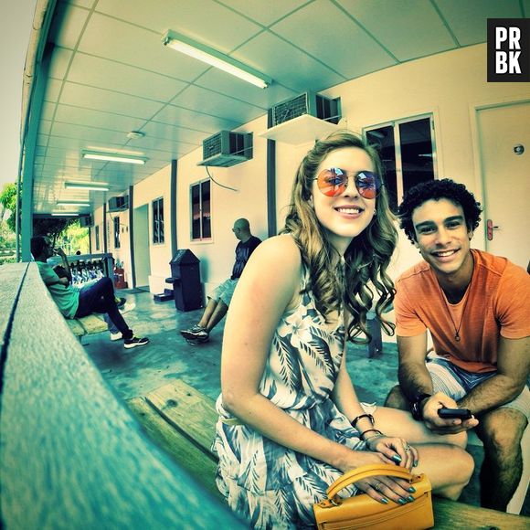 Em entrevista, Sophia Abrahão afasta rumores sobre relacionamento com Sergio Malheiros, companheiros de elenco em "Alto Astral"