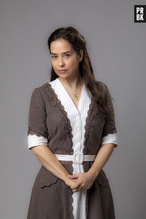 Paloma Duarte é Heloísa, tia de Elisa/Isadora (Larissa Manoela), em "Além da Ilusão"