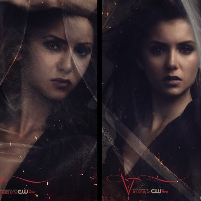 Nina Dobrev é Elena (à direita), Katherine (à esquerda) e Amara em &quot;The Vampire Diaries&quot;