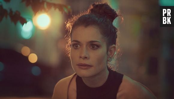 "Um Lugar ao Sol": Bárbara (Alinne Moraes) é muito mimada